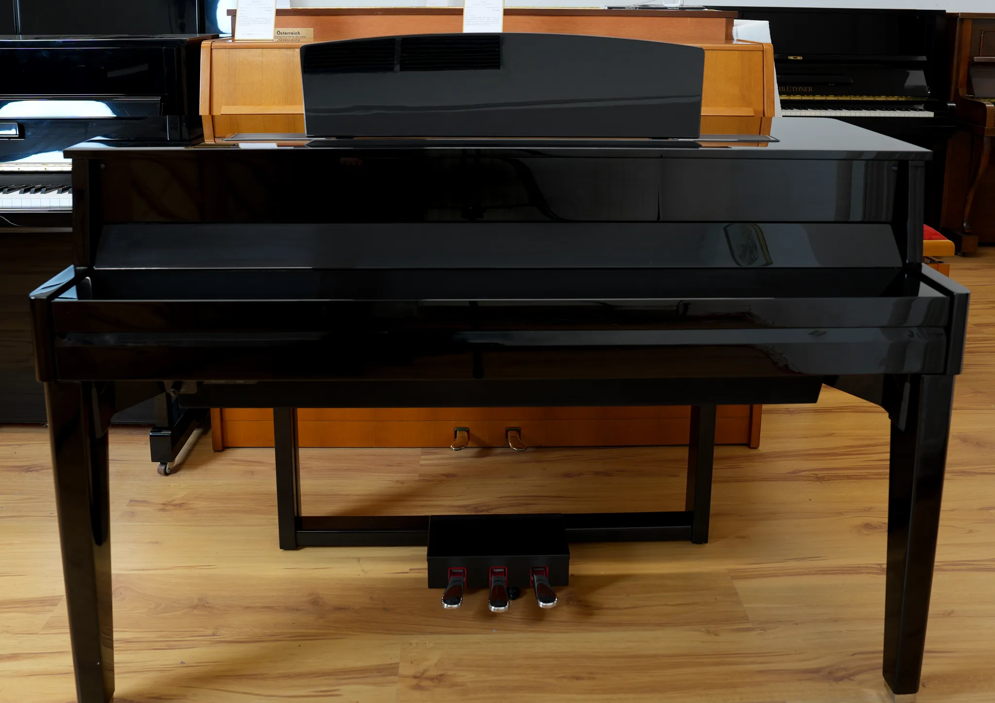 Yamaha Model AvantGrand N1